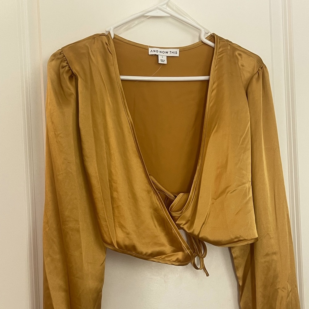 Crop top front wrap - Picture 2 of 2